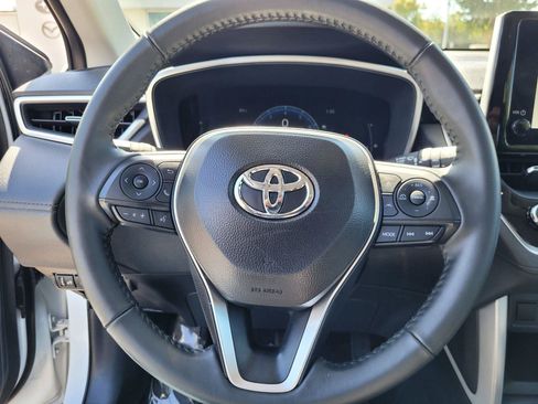 Used 2024 Toyota Corolla Cross XLE w/ Convenience Package FWD image 34