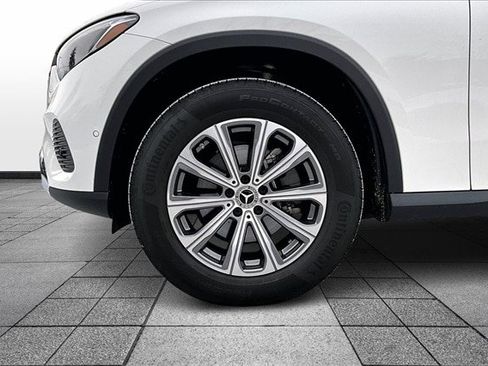 Used 2025 Mercedes-Benz GLC 300 4MATIC image 4