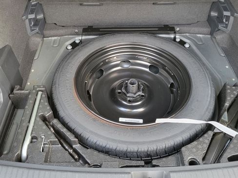 Used 2022 Volkswagen Tiguan SE image 50