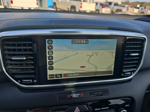 Used 2022 Kia Sportage EX w/ EX Technology Package image 25