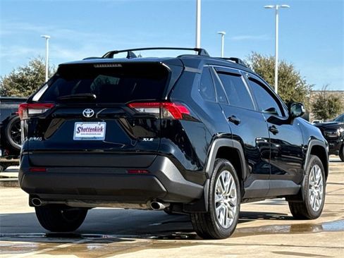 Used 2024 Toyota RAV4 XLE Premium image 8