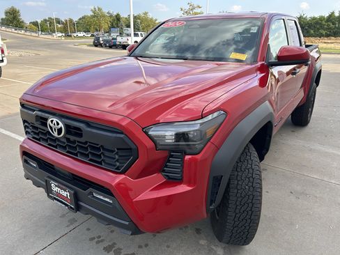 Used 2024 Toyota Tacoma TRD Off-Road AWD/4WD image 3