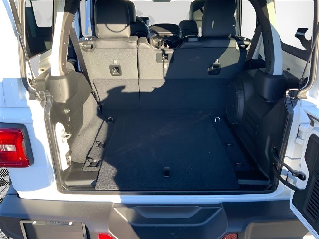 New 2026 Jeep Wrangler Unlimited Sahara AWD/4WD image 12