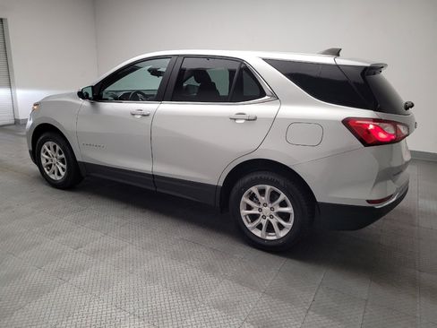 Used 2021 Chevrolet Equinox LT w/ Driver Convenience Package image 3