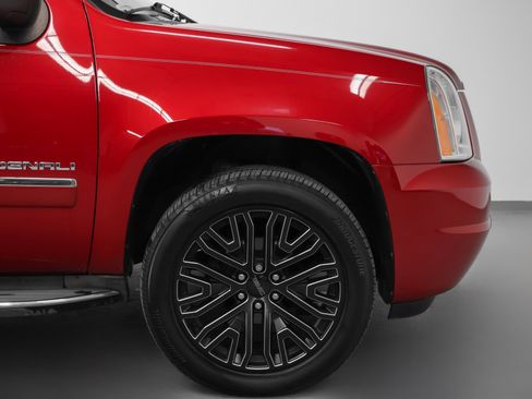 Used 2013 GMC Yukon Denali image 13