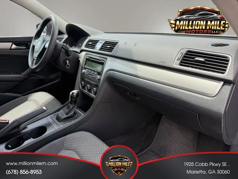 Used 2013 Volkswagen Passat 2.5 S FWD image 19