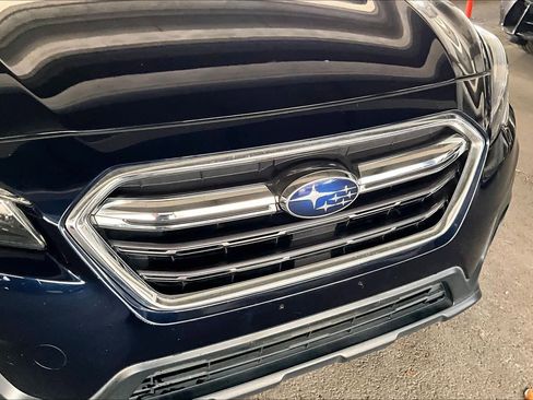 Used 2018 Subaru Outback 3.6R Touring image 30