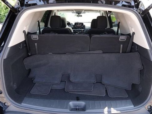 Certified 2025 Nissan Pathfinder SV w/ SV Premium Package FWD image 7