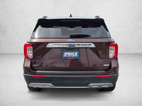 Used 2020 Ford Explorer XLT w/ Equipment Group 202A RWD image 6
