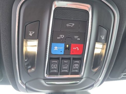 Used 2025 Jeep Grand Cherokee Summit w/ Adv Protech Group IV AWD/4WD image 6