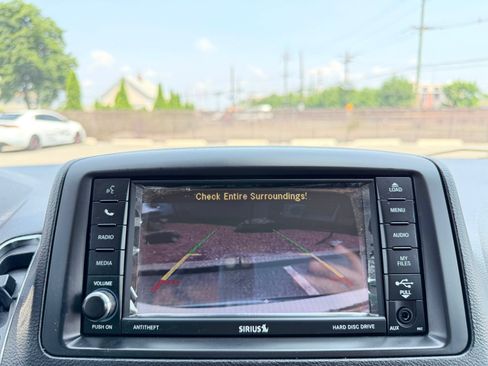 Used 2019 Dodge Grand Caravan SE w/ UConnect Hands-Free Group FWD image 33
