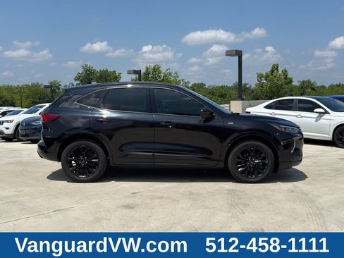 Used 2023 Ford Escape ST-Line Elite w/ Premium Technology Package AWD/4WD image 9