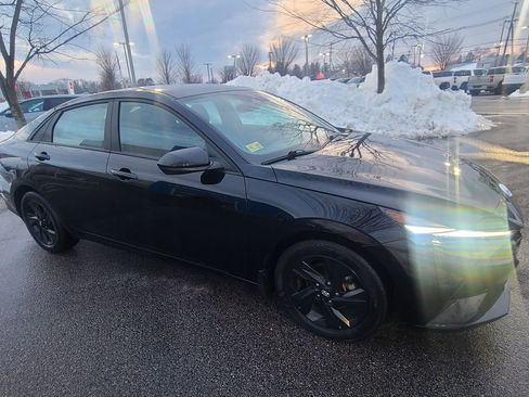 Used 2023 Hyundai Elantra SEL image 8