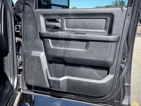 Used 2024 RAM 3500 Tradesman w/ Chrome Appearance Group image 29