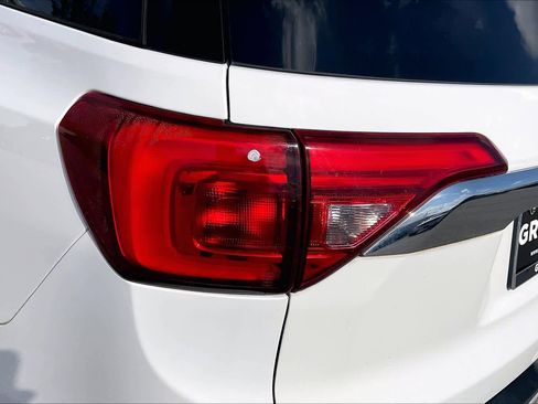 Used 2017 GMC Acadia SLT image 27