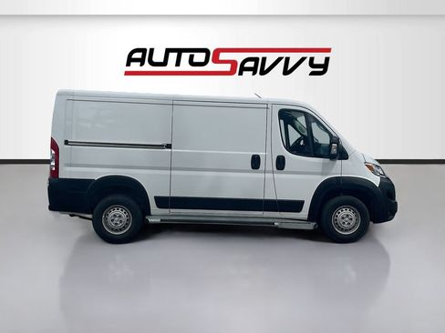 Used 2025 RAM ProMaster 2500 w/ U-Haul Equipment Group FWD image 8