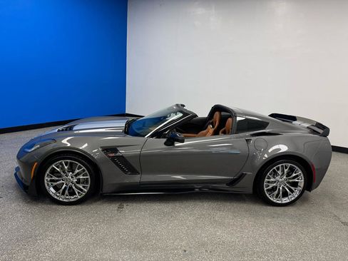 Used 2015 Chevrolet Corvette Z06 w/ 3LZ Preferred Equipment Group RWD image 5