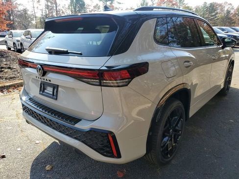 New 2026 Volkswagen Tiguan SE R-Line image 4