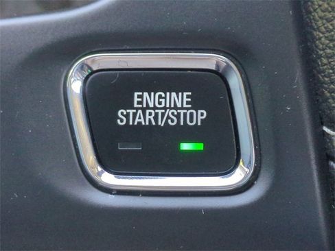 Used 2023 GMC Acadia SLT image 28