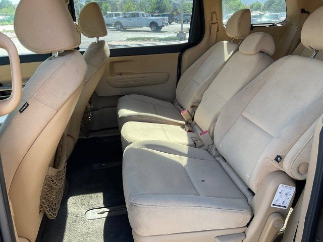 Used 2015 Kia Sedona LX w/ LX Convenience Package FWD image 8