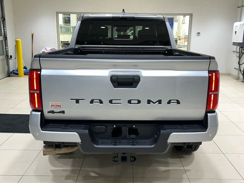 Used 2024 Toyota Tacoma TRD Sport w/ TRD Sport Upgrade Package image 27