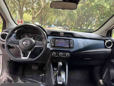 Used 2025 Nissan Versa SV FWD image 32