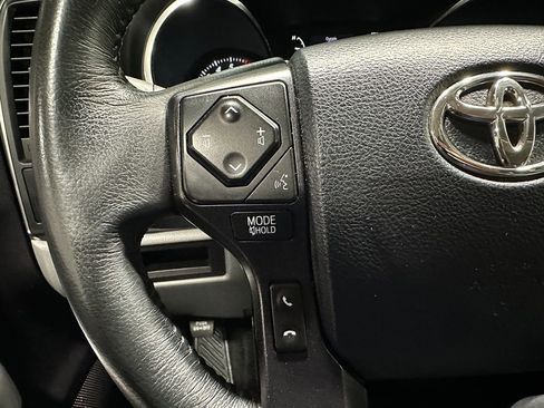 Used 2018 Toyota Sequoia SR5 image 35