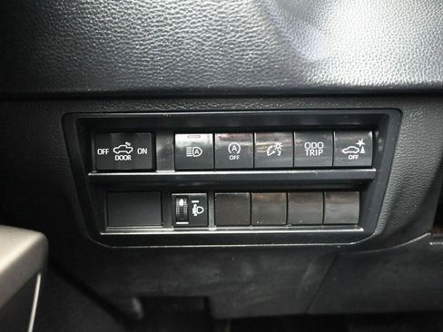 Used 2022 Toyota Tundra SR5 w/ SR5 Convenience Package image 33