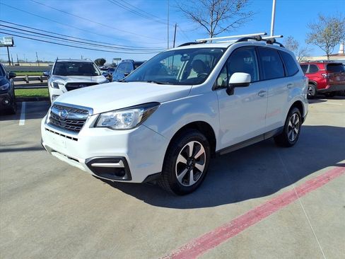 Used 2017 Subaru Forester 2.5i Premium w/ All-Weather Package image 3