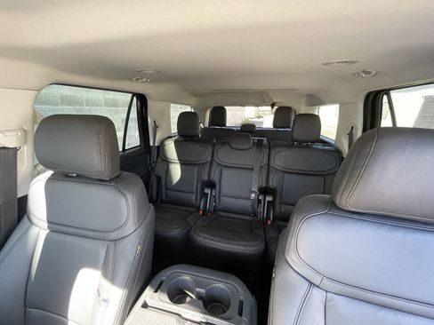 Used 2025 Ford Expedition Active AWD/4WD image 27