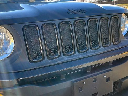 Used 2016 Jeep Renegade Latitude image 28