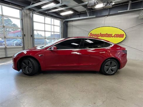 Used 2018 Tesla Model 3 Long Range image 2