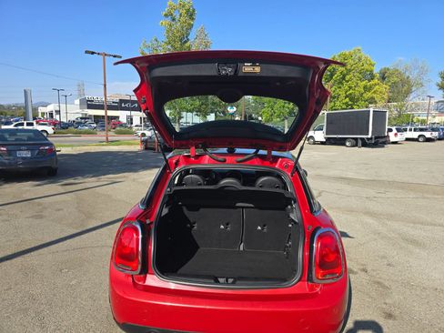 Used 2016 MINI Cooper 4-Door Hardtop FWD image 8