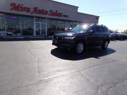 Used 2016 Volvo XC90 T6 Momentum w/ Momentum Plus Package AWD/4WD image 3
