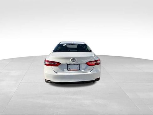 Used 2020 Toyota Camry LE w/ Convenience Package FWD image 5