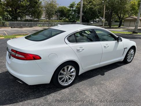 Used 2013 Jaguar XF image 4
