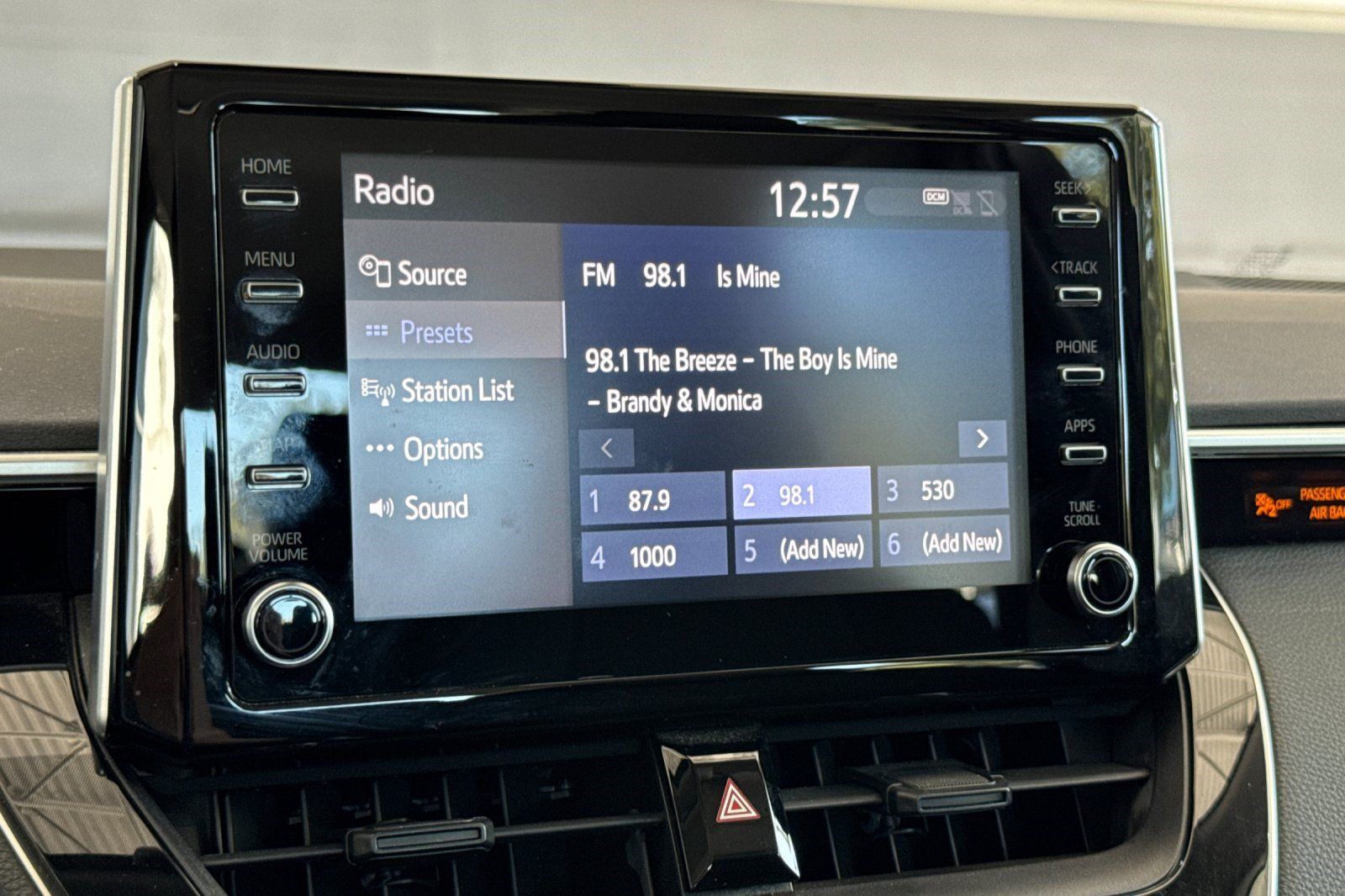 Used 2020 Toyota Corolla LE FWD image 23