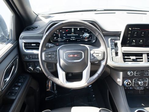 Used 2023 GMC Yukon SLT AWD/4WD image 2
