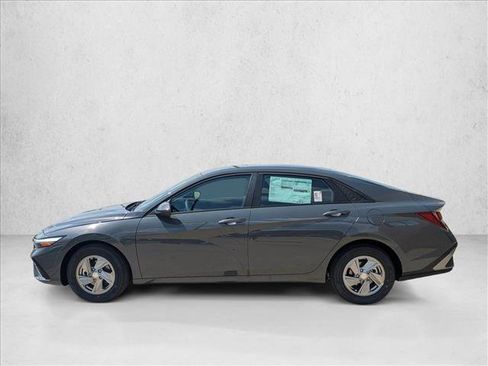 New 2026 Hyundai Elantra SE FWD image 5