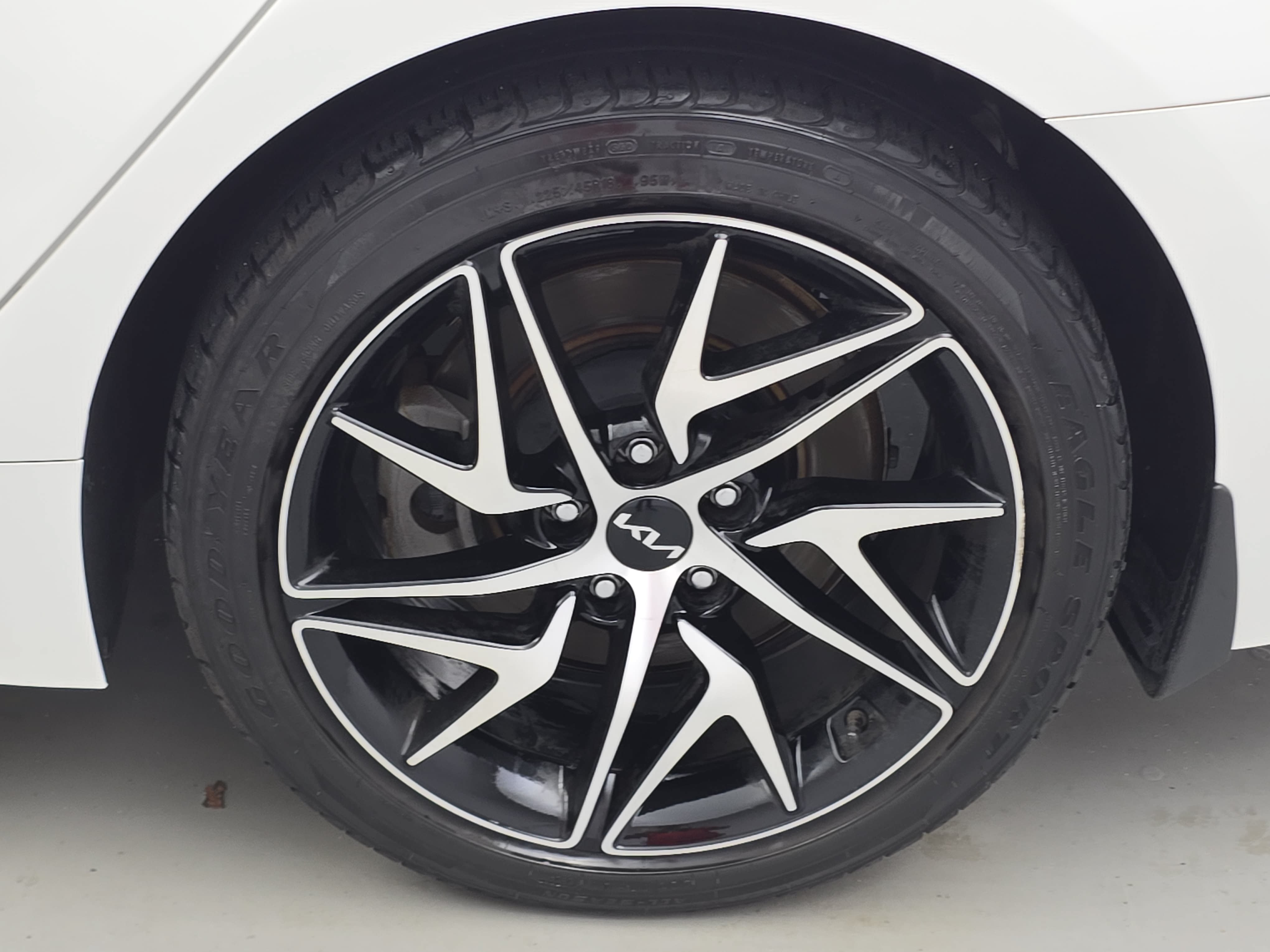 Used 2023 Kia Stinger GT-Line w/ Sun & Sound Package RWD image 33
