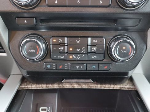 Used 2017 Ford F450 Lariat w/ Tow Technology Bundle image 14