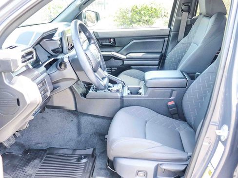 Certified 2025 Toyota Tacoma SR5 AWD/4WD image 22