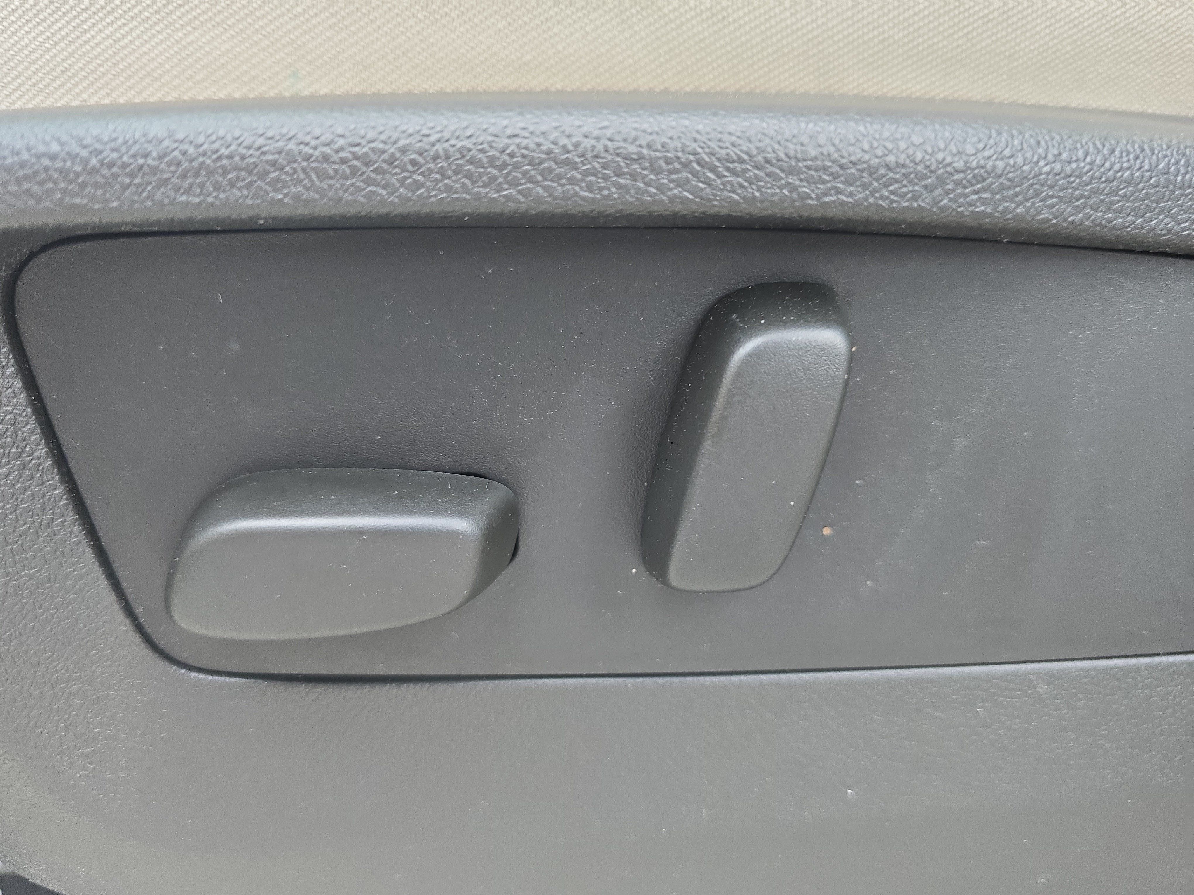 Used 2023 Buick Envision Avenir FWD image 28