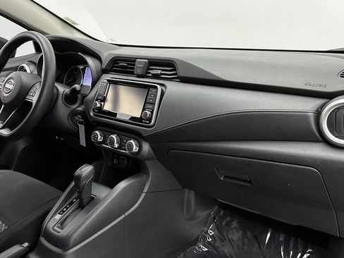 Used 2023 Nissan Versa S w/ Trunk Package image 32