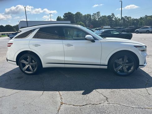 Used 2022 Genesis GV70 3.5T Sport w/ Sport Prestige Package AWD/4WD image 5