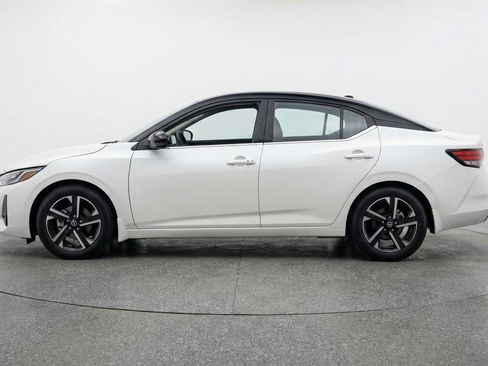 Used 2025 Nissan Sentra SV FWD image 5