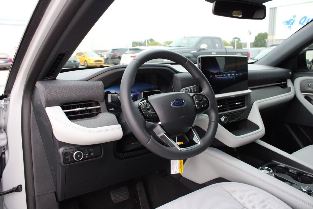 New 2027 Ford Explorer Platinum AWD/4WD image 2