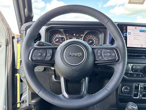 Used 2025 Jeep Wrangler Unlimited Sport AWD/4WD image 23