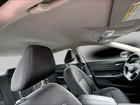 Used 2024 Nissan Altima 2.5 SV image 19