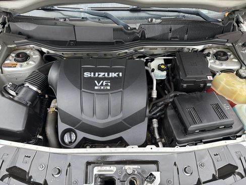 Used 2008 Suzuki XL7 AWD w/ 3rd Row image 12